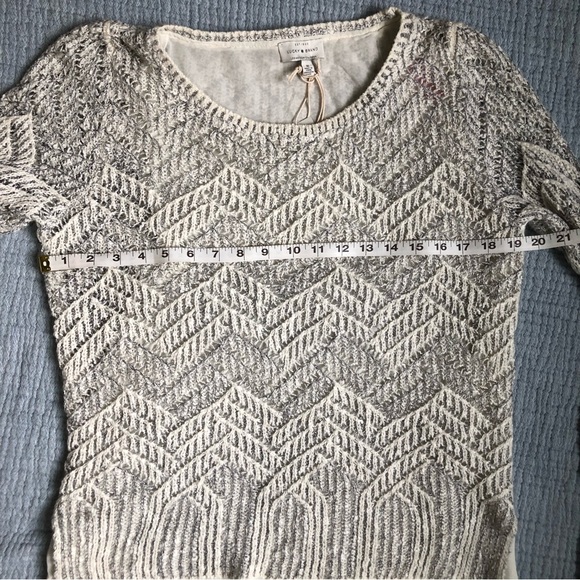 Lucky Brand Women’s Sweater Size Medium Chevron Layered White Grey Long Sleeve - Picture 8 of 16
